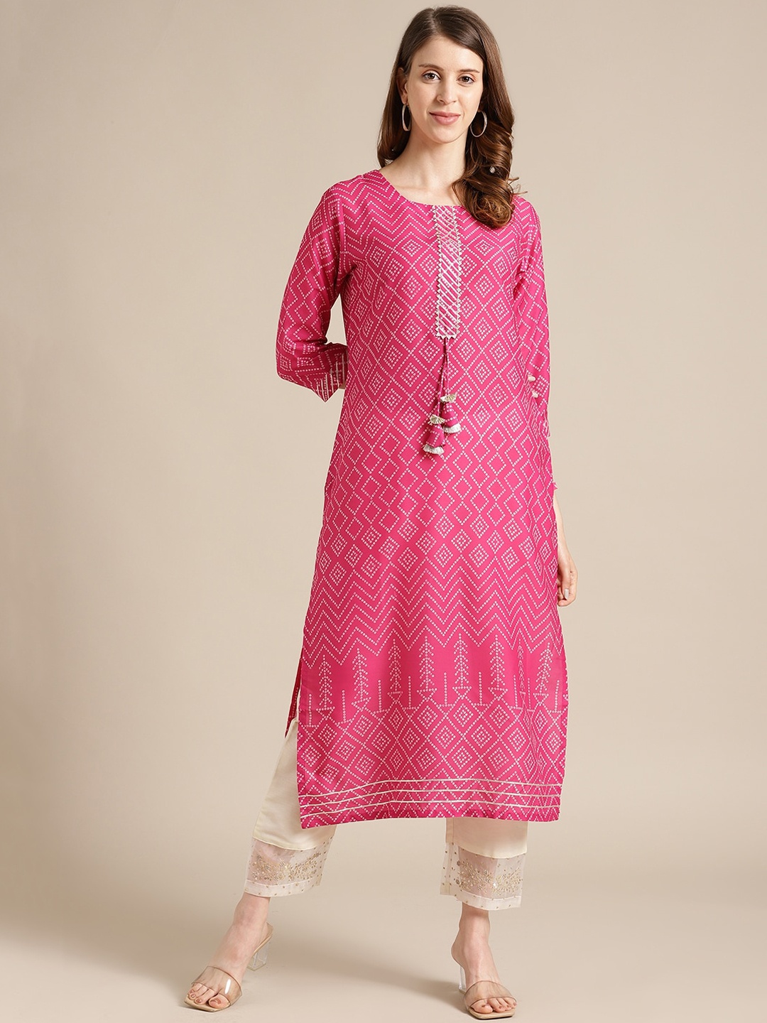 

Varanga Women Pink & White Geometric Printed Crepe Kurta