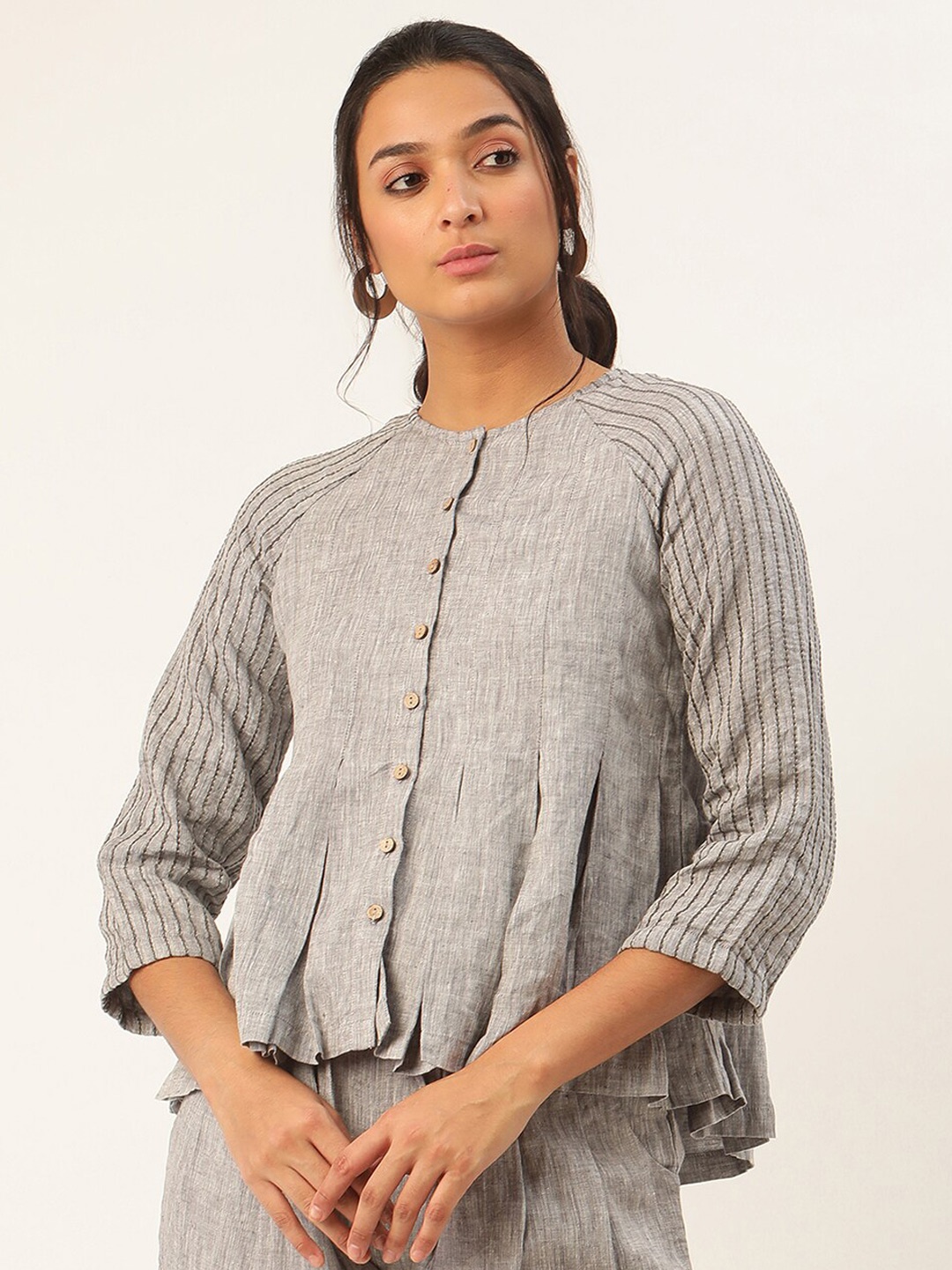 

ROOTED Grey Solid Round Neck Box Pleated Linen A-Line Top
