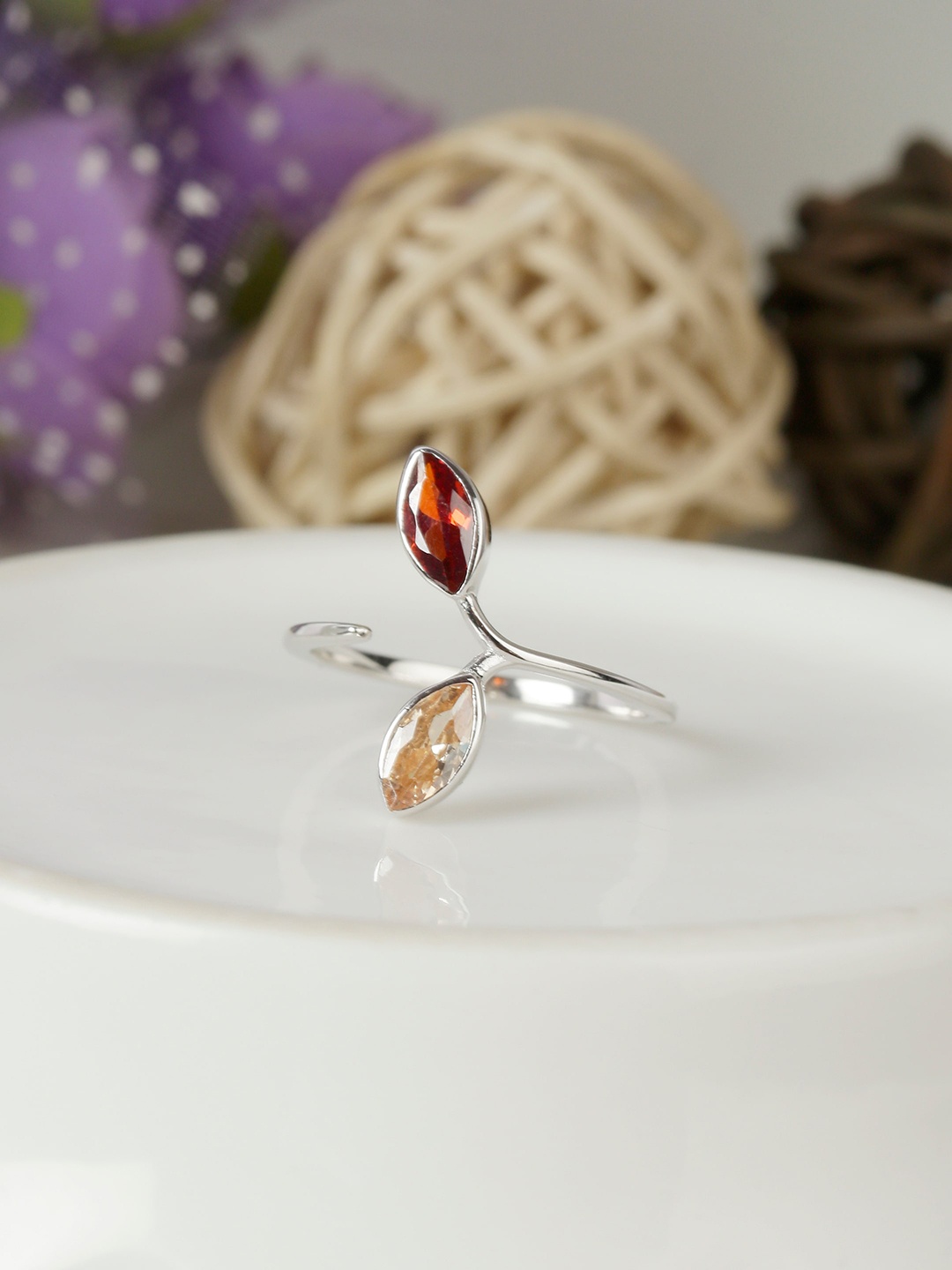 

GIVA 925 Sterling Silver Rhodium Plated Dual Leaf Embrace Adjustable Ring