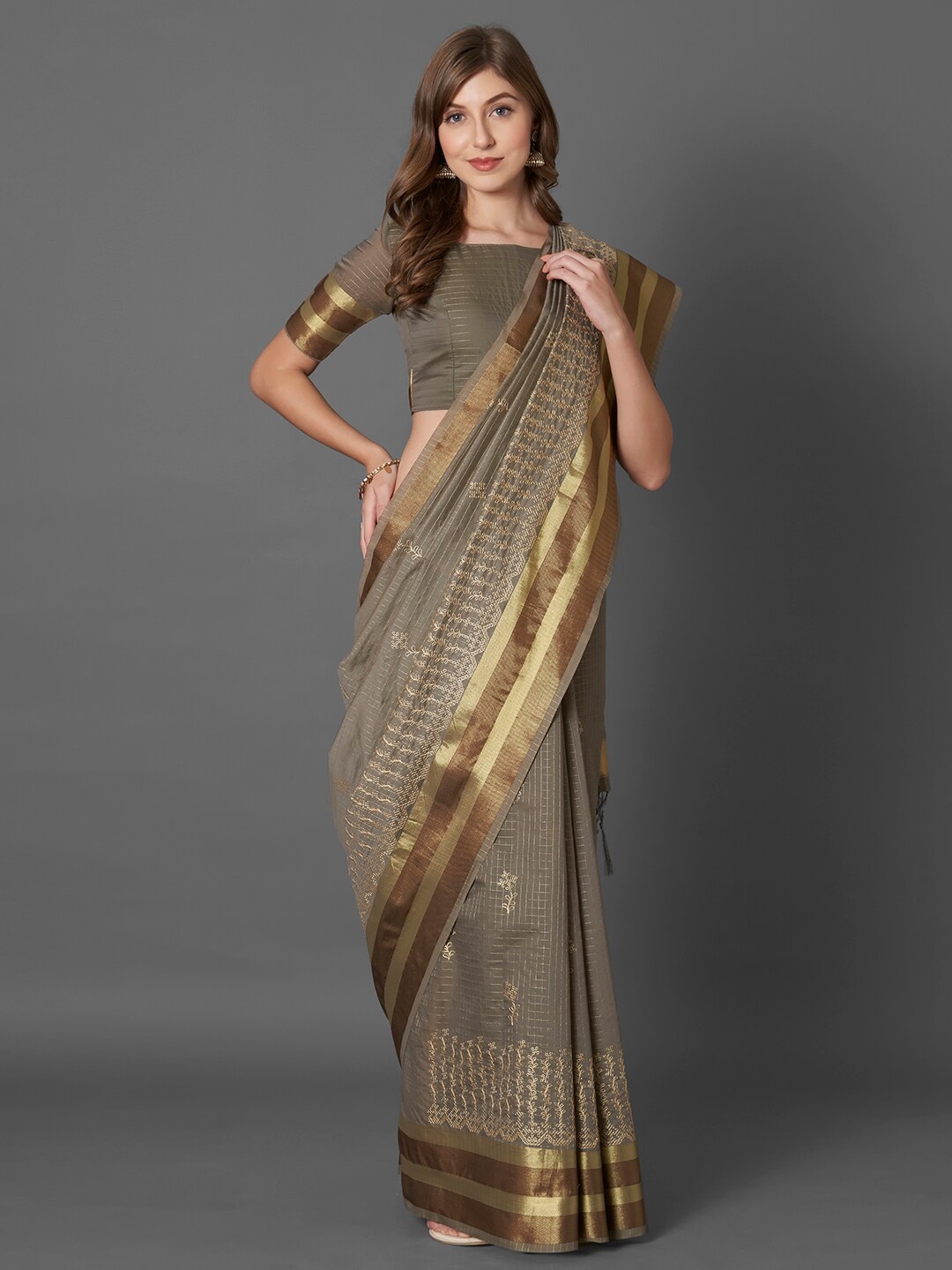 

Mitera Grey & Gold-Toned Checked Zari Silk Blend Saree