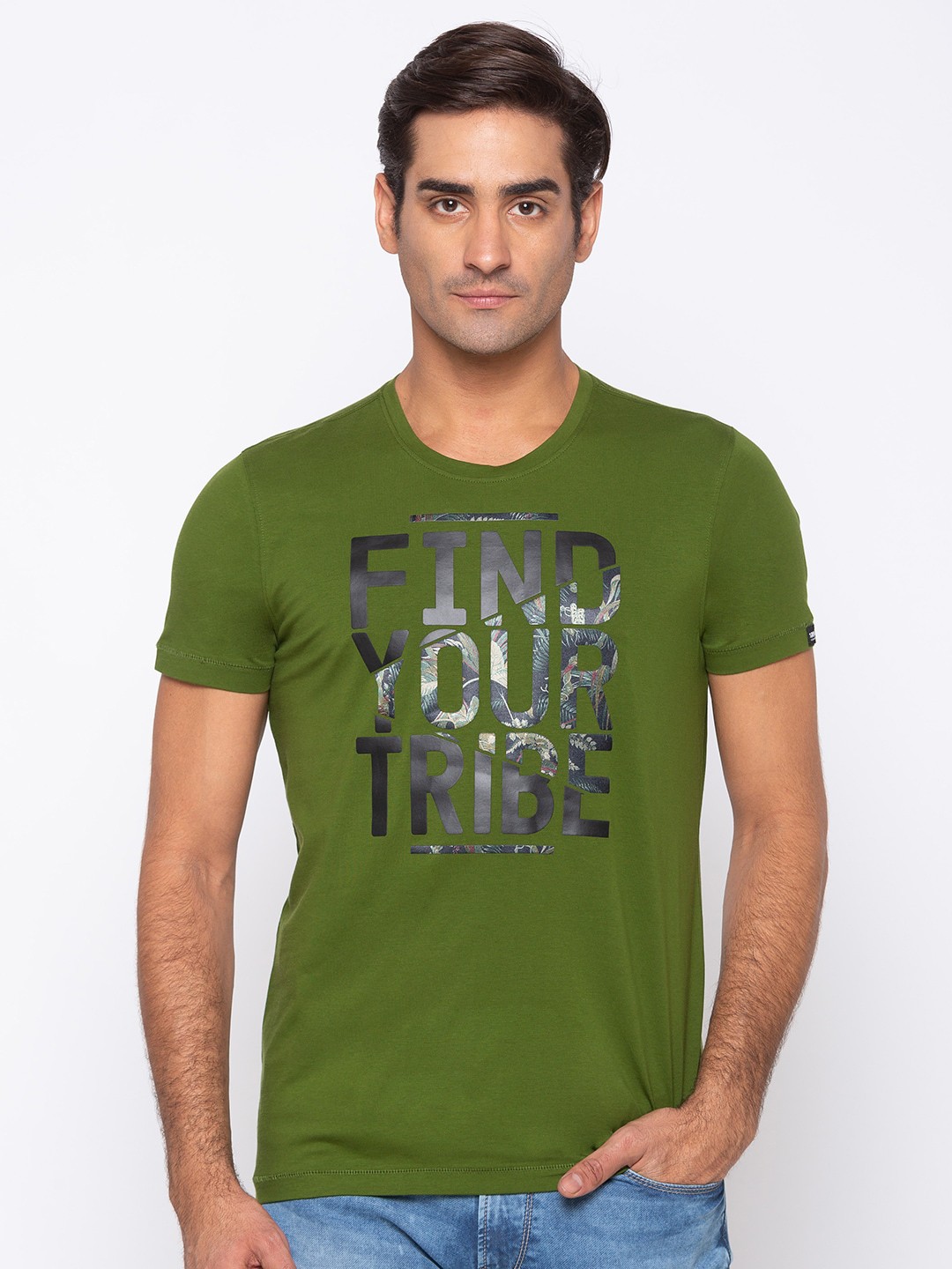 

SPYKAR Men Green Typography Printed Applique Slim Fit T-shirt