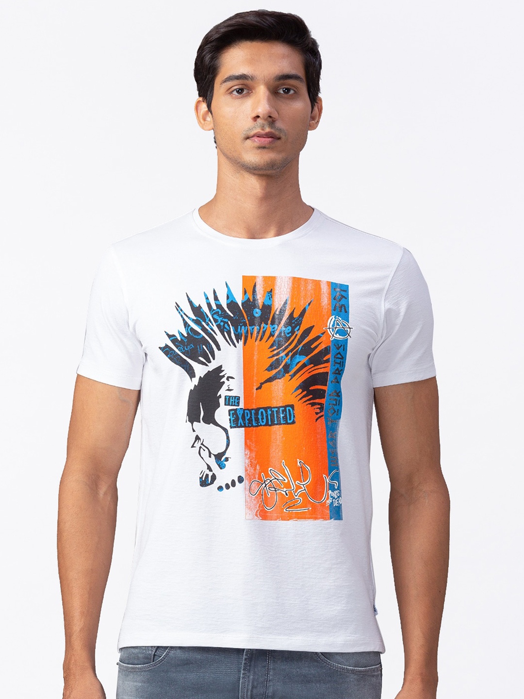 

SPYKAR Men White Printed Applique Slim Fit T-shirt