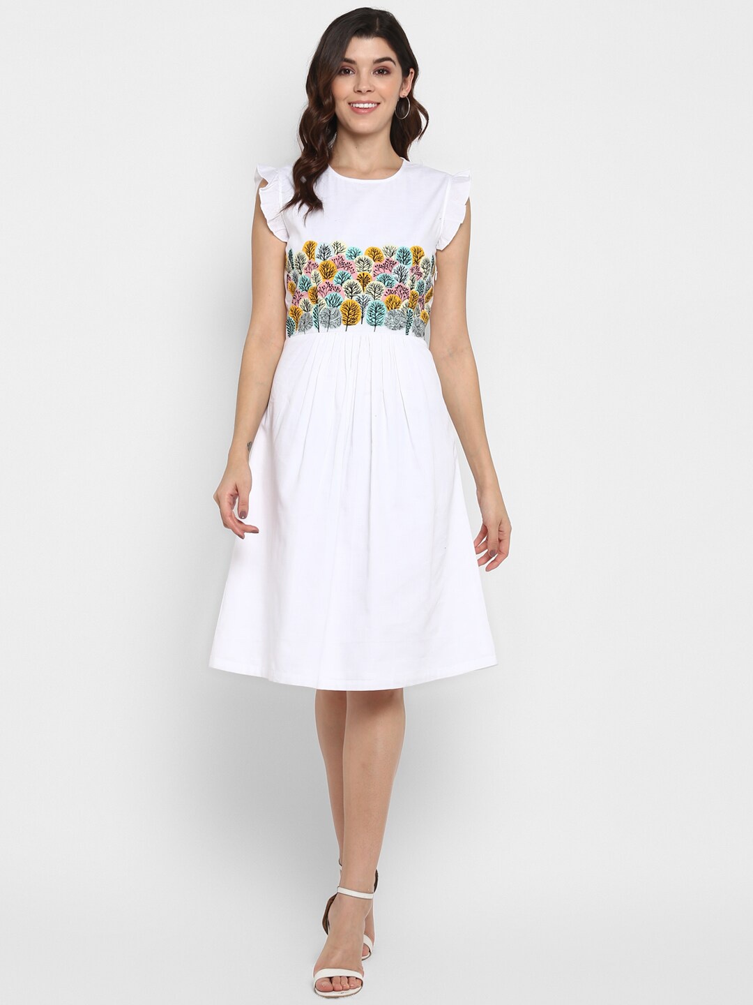 

DEEBACO White Floral Embroidered Ruffle Dress