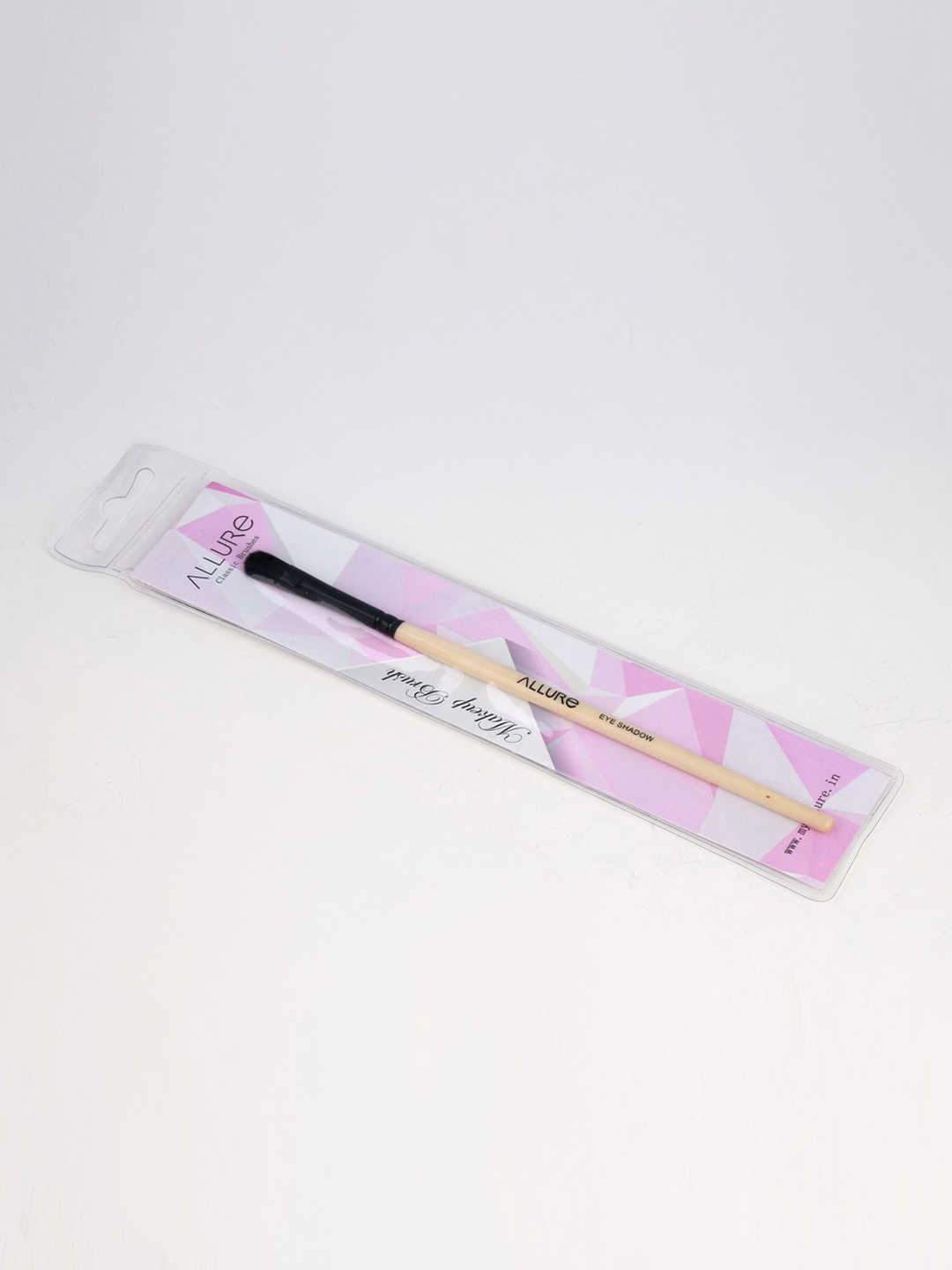 

ALLURE Classic Eye Shadow Makeup Brush, Beige
