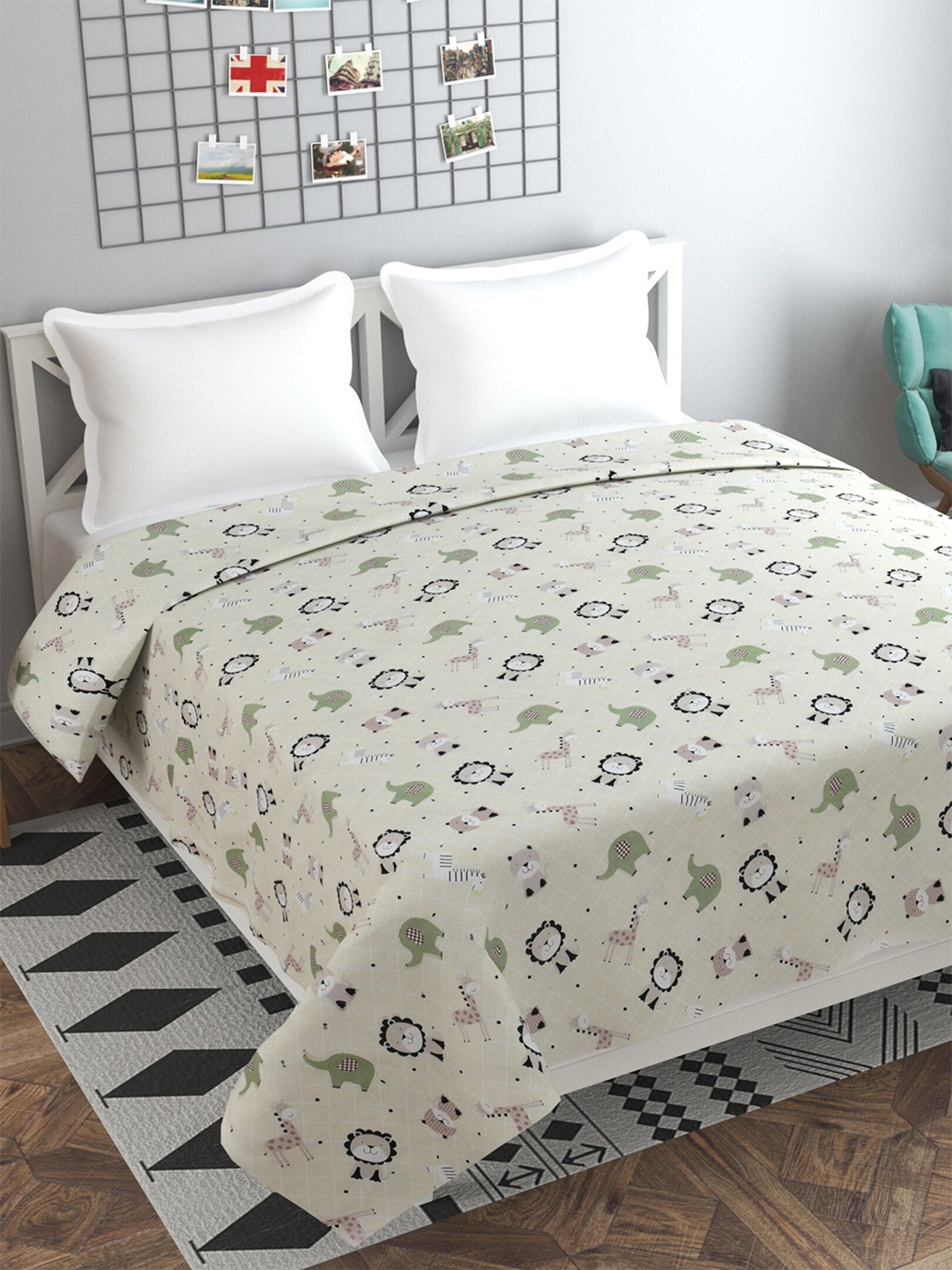 

Florida Beige & Green Geometric AC Room 120 GSM Double Bed Dohar