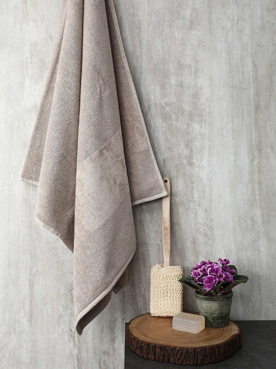 

Pure Home and Living Unisex Cream-Coloured Solid 555 GSM Combed Cotton Bath Towel