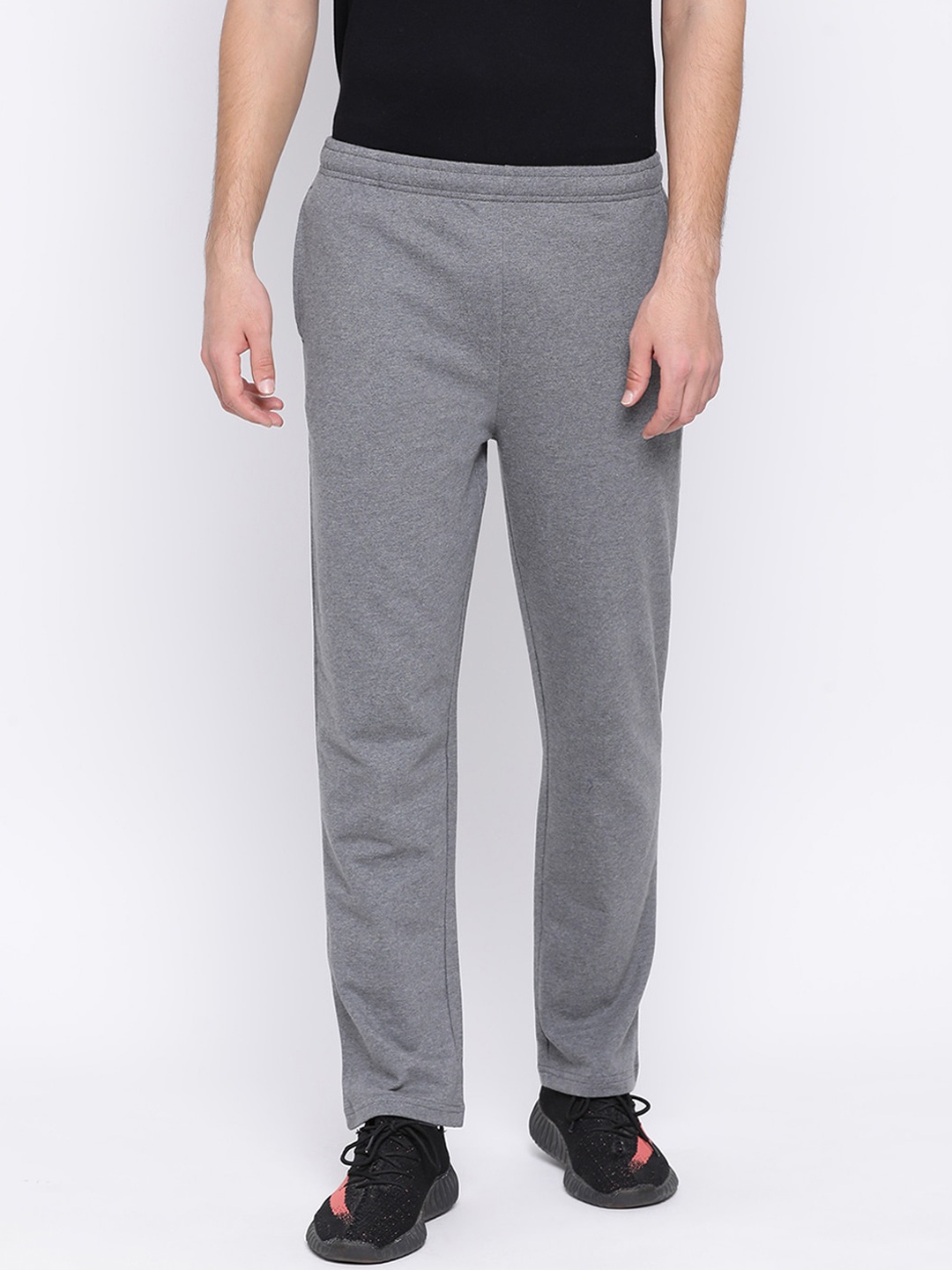 

Spolei Men Grey Solid Slim-Fit Cotton Track Pants