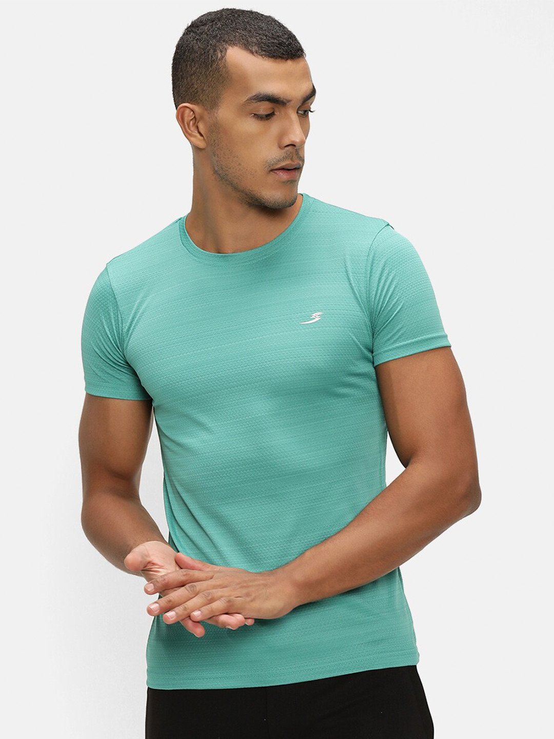 

V2 Value & Variety Men Green T-shirt