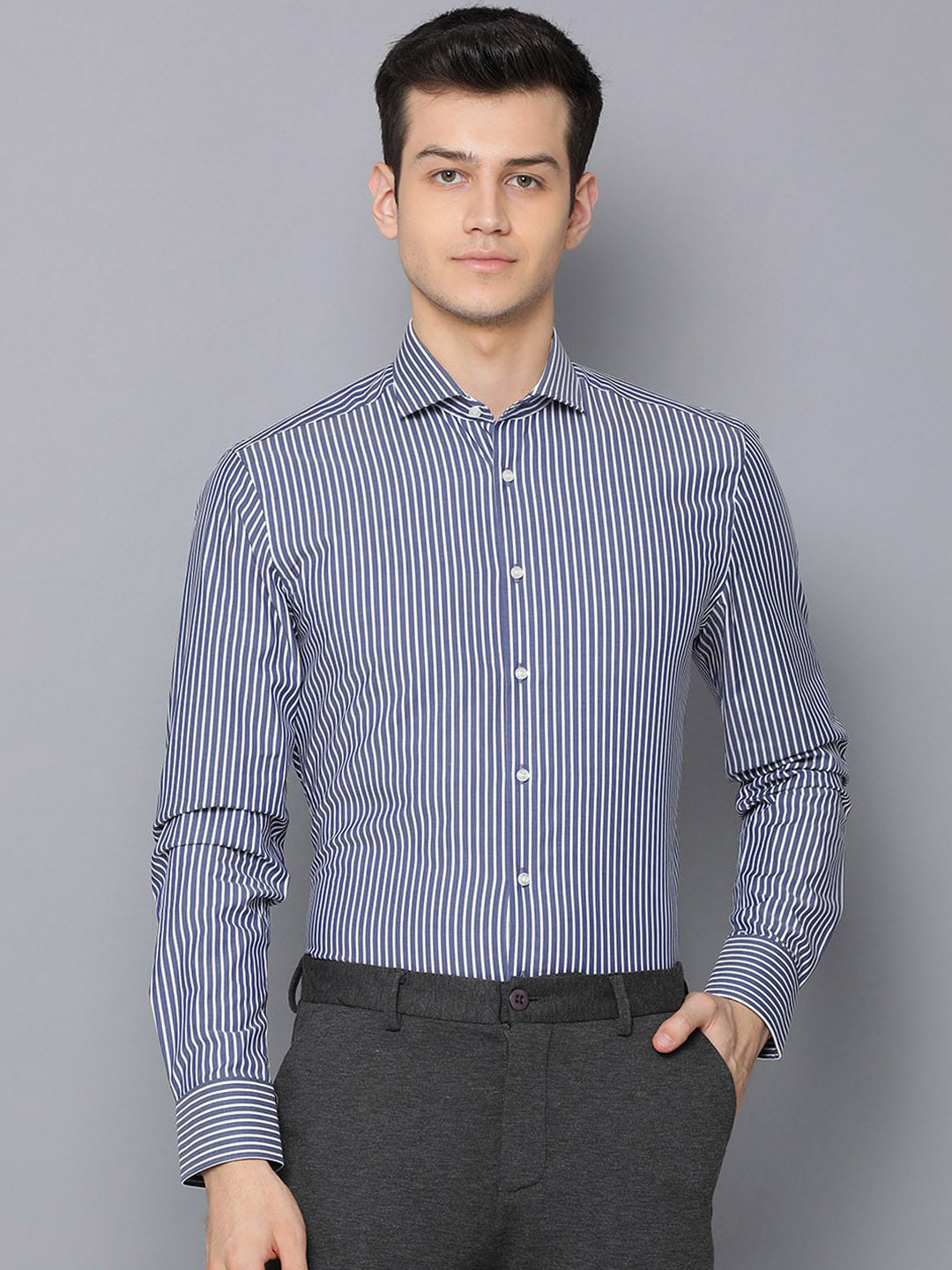 

Bruun & Stengade Men Blue Slim Fit Striped Casual Shirt