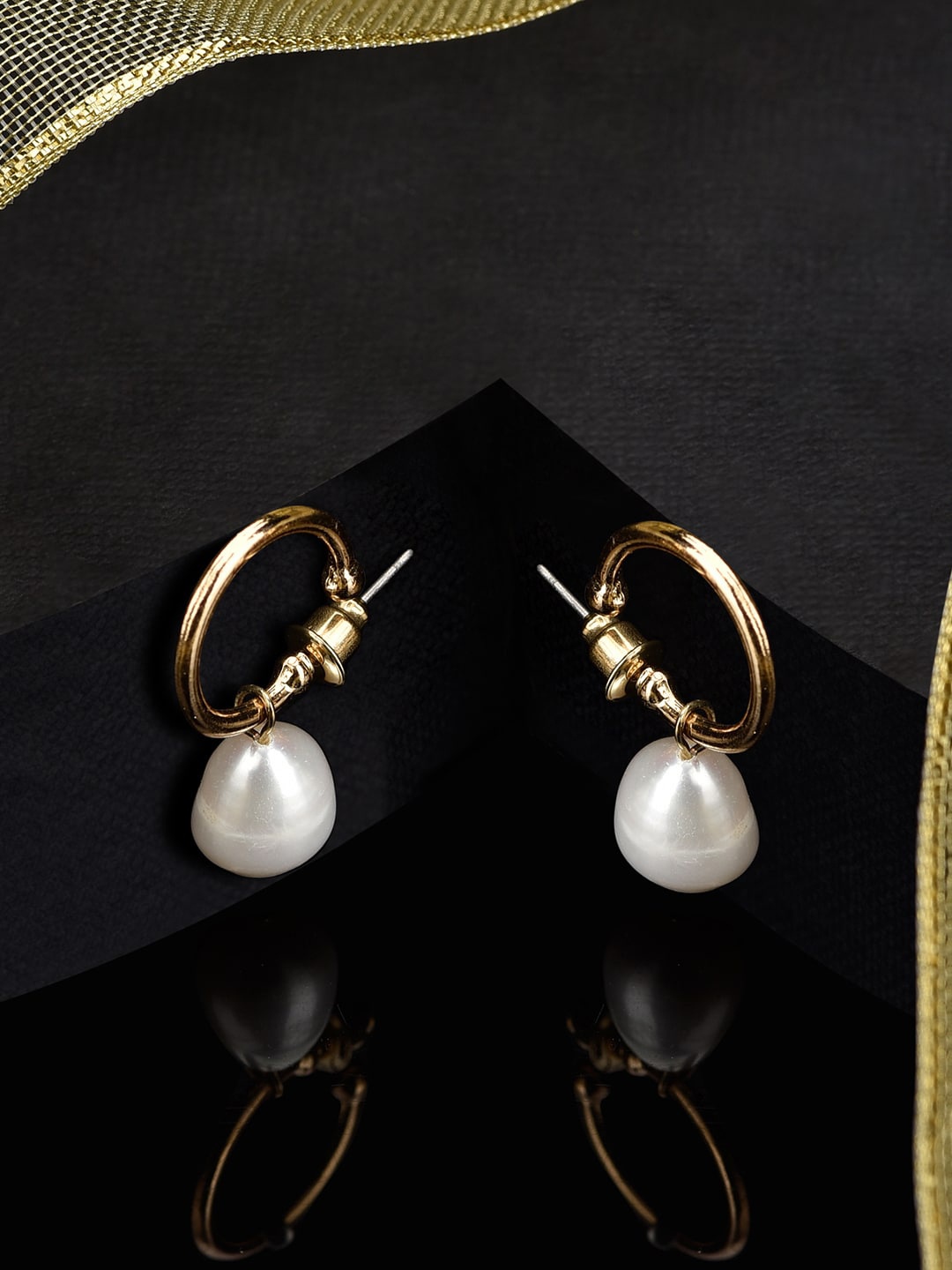 Accessorize London FRESHWATER PEARL HOOP Earing, Gold