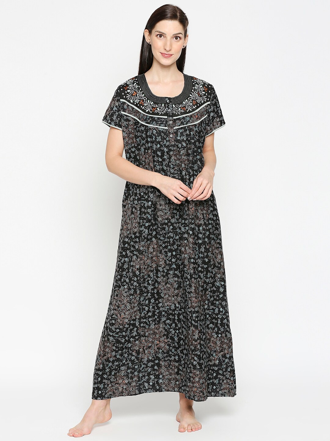 

Pretty Awesome Black Printed Maxi Nightdress
