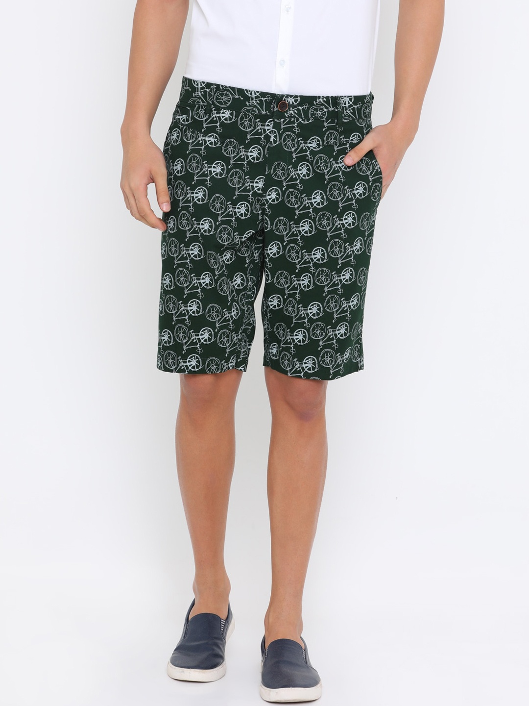 

SHOWOFF Men Green Printed Slim Fit Mid-Rise Regular Shorts