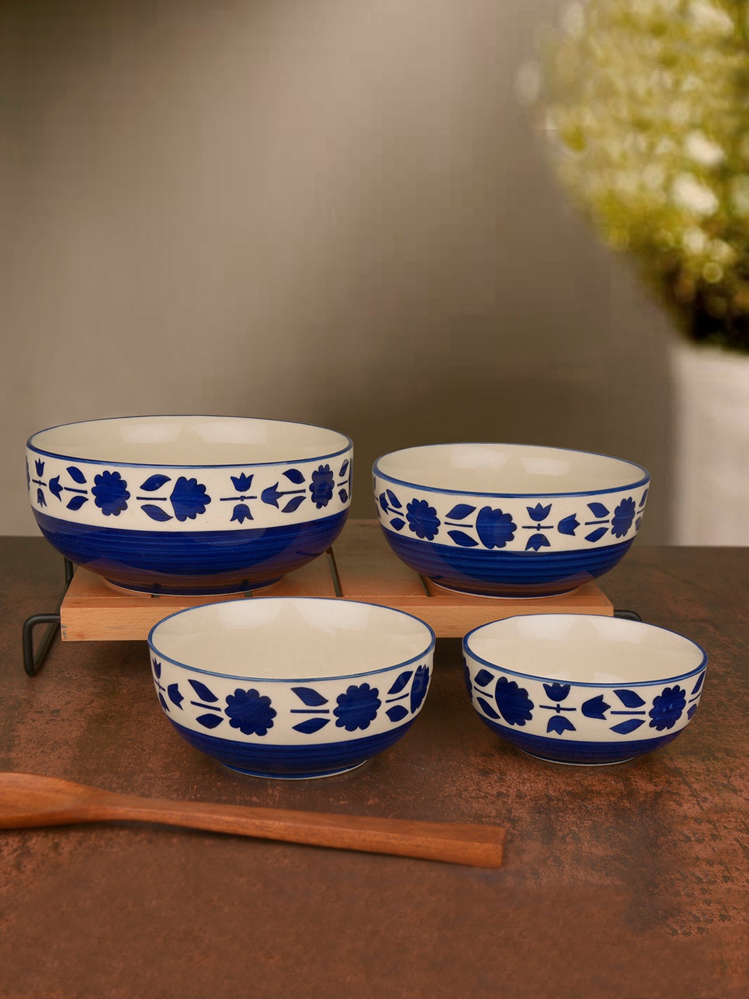 

StyleMyWay Set Of 4 Blue & Cream-Coloured Hand-Painted Ceramic Serving Bowls