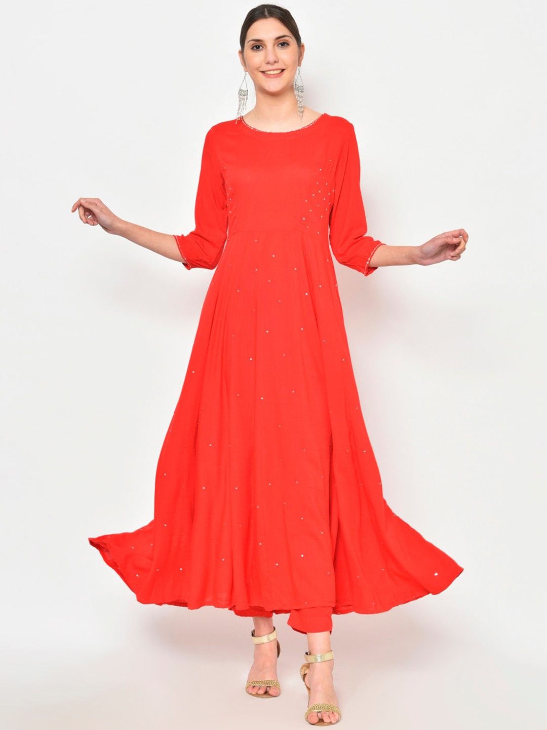

DESI WOMANIYA Women Red Embroidered Empire Kurti with Trousers
