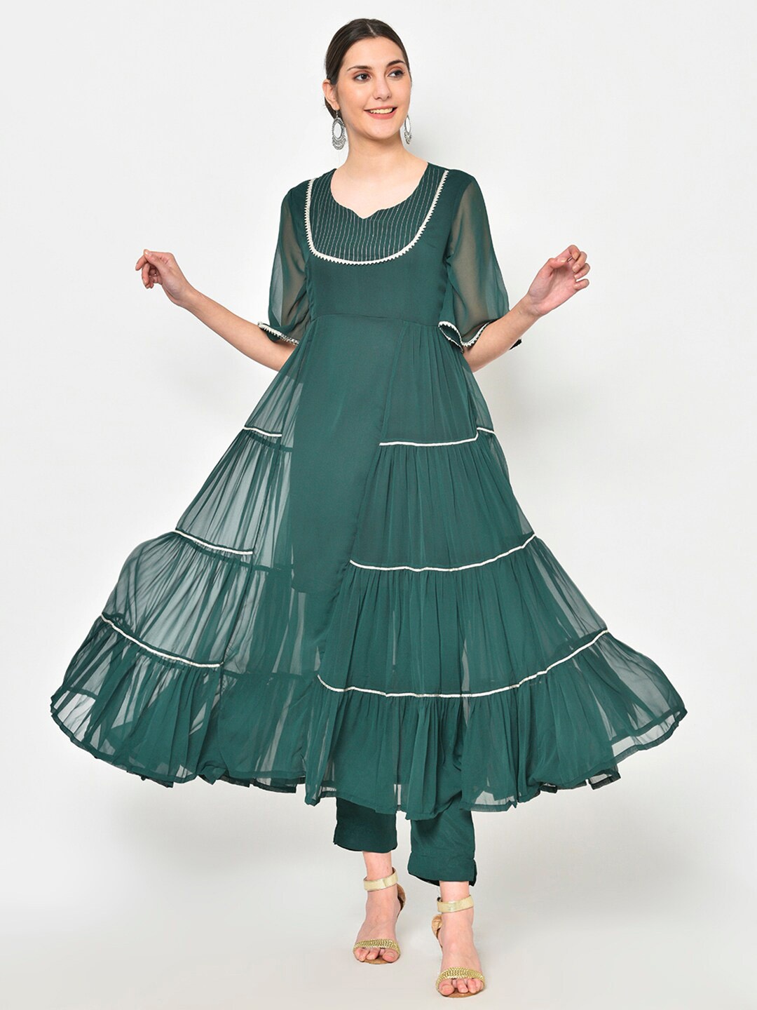

DESI WOMANIYA Women Green Ethnic Motifs Tiered Gotta Patti Kurta with Trousers