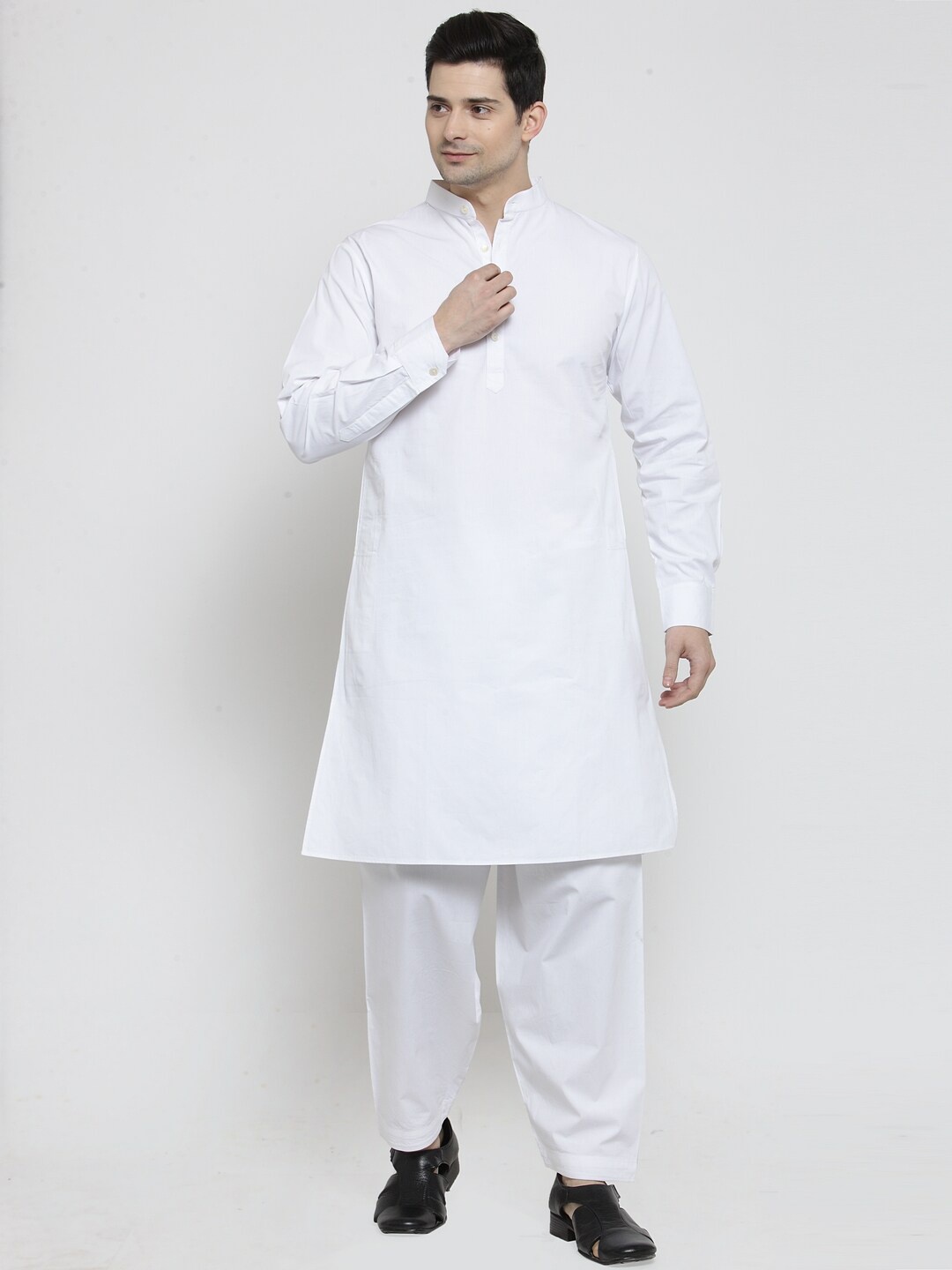 

Purple State Men White Solid Pure Cotton Kurta with Salwar