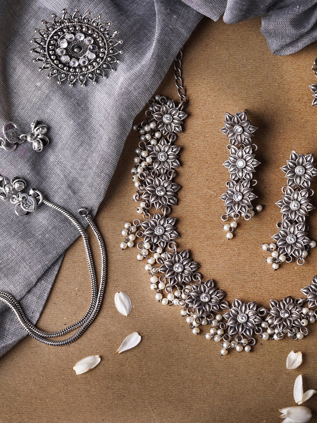 

TEEJH Oxidised Silver-Toned White Stone-Studded & Beaded Jewellery Set
