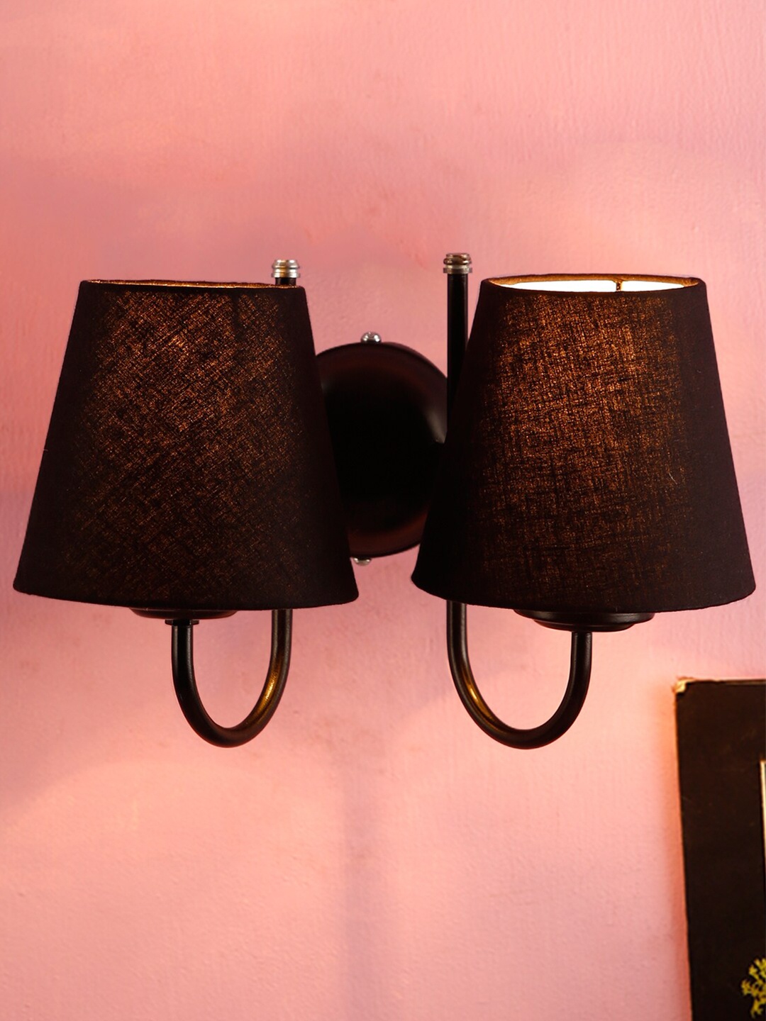 

Devansh Black Traditional Armed Sconce Lamp