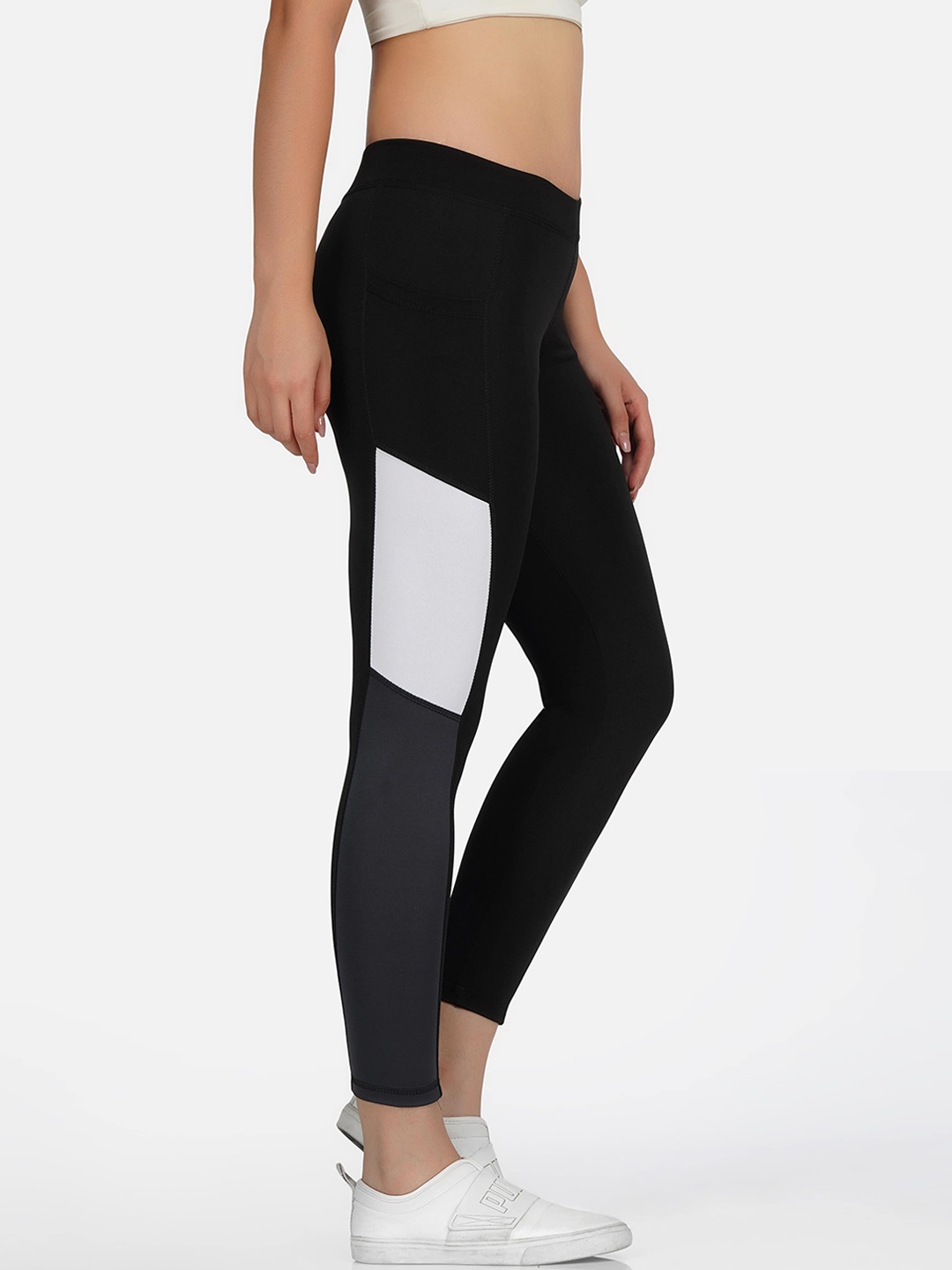 

NEU LOOK FASHION Women Black Colourblocked Tights