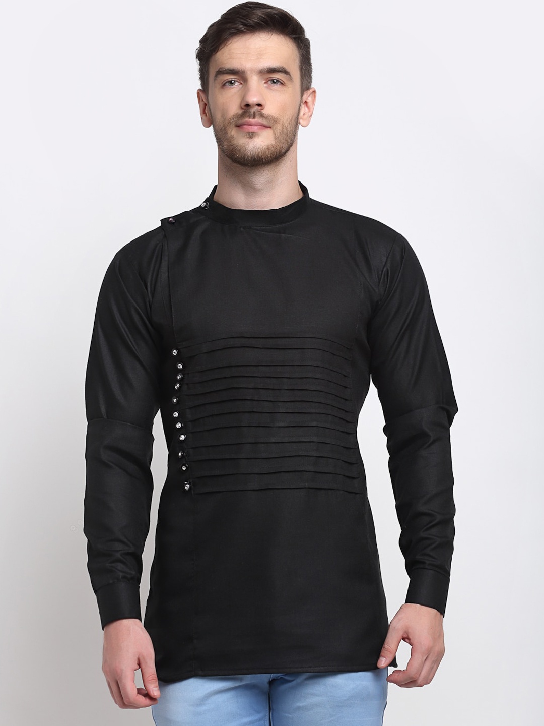 

Benstoke Men Black Horizontal Pleated Short Kurta