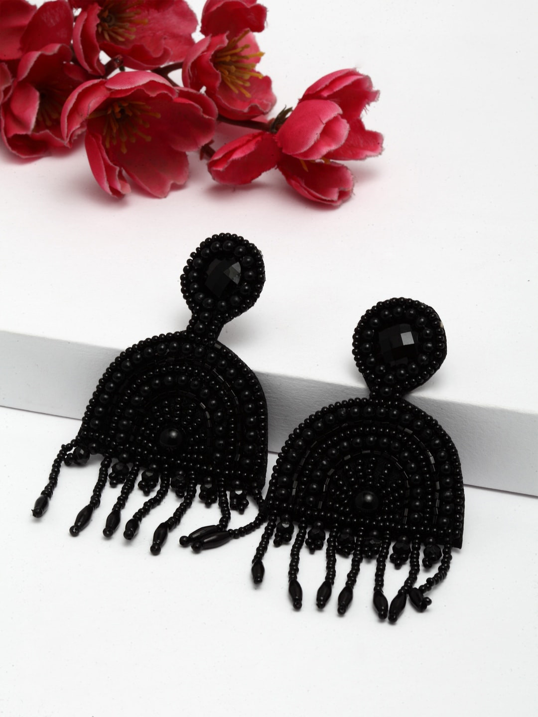 

Moedbuille Black Geometric Drop Earrings