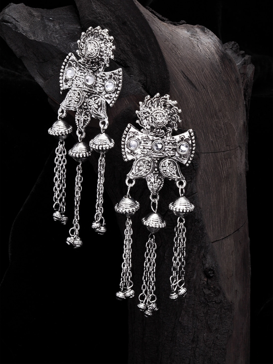 

Moedbuille Silver-Toned Contemporary Drop Earrings