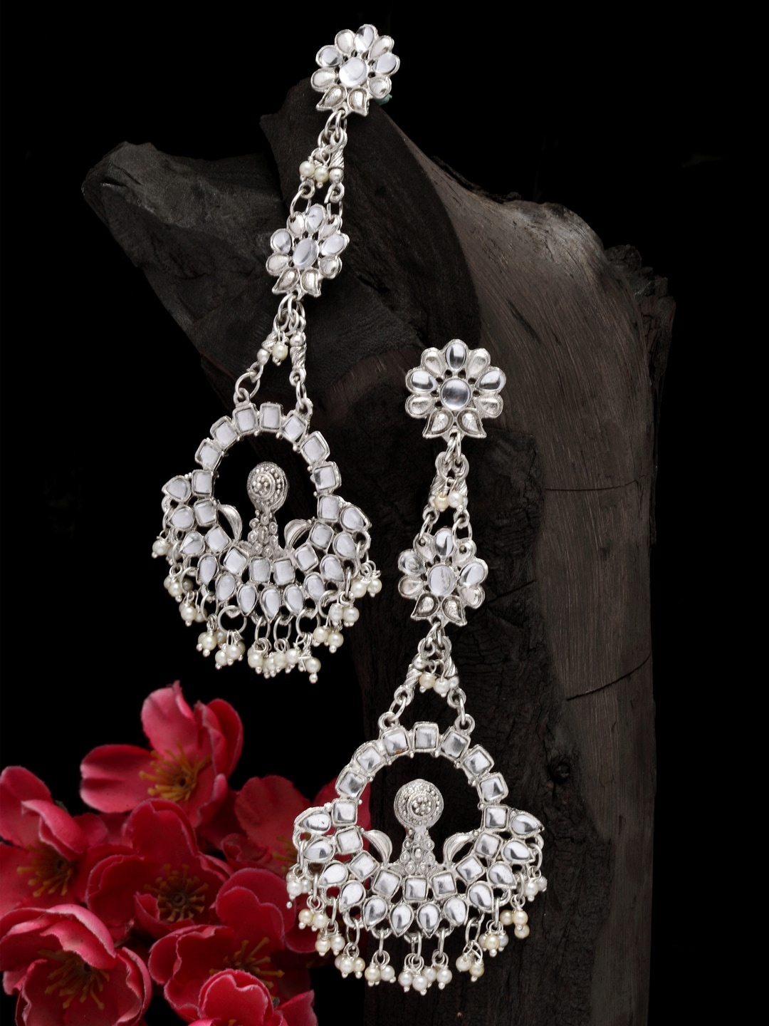 

Moedbuille Silver-Toned Contemporary Drop Earrings