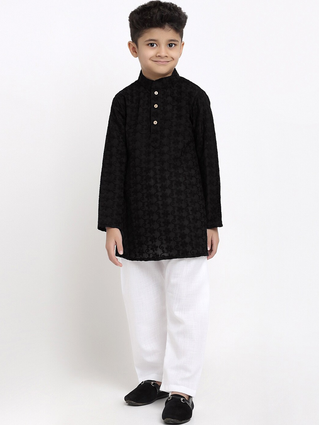 

TREEMODA Boys Black Floral Embroidered Cotton Chikankari Kurta With Pajama