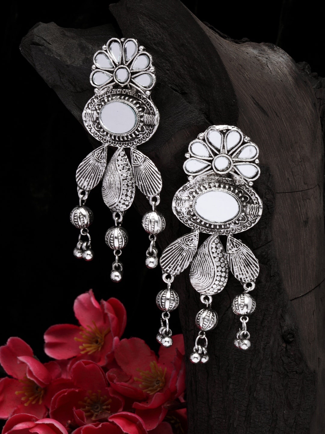 

Moedbuille Silver-Toned Contemporary Drop Earrings