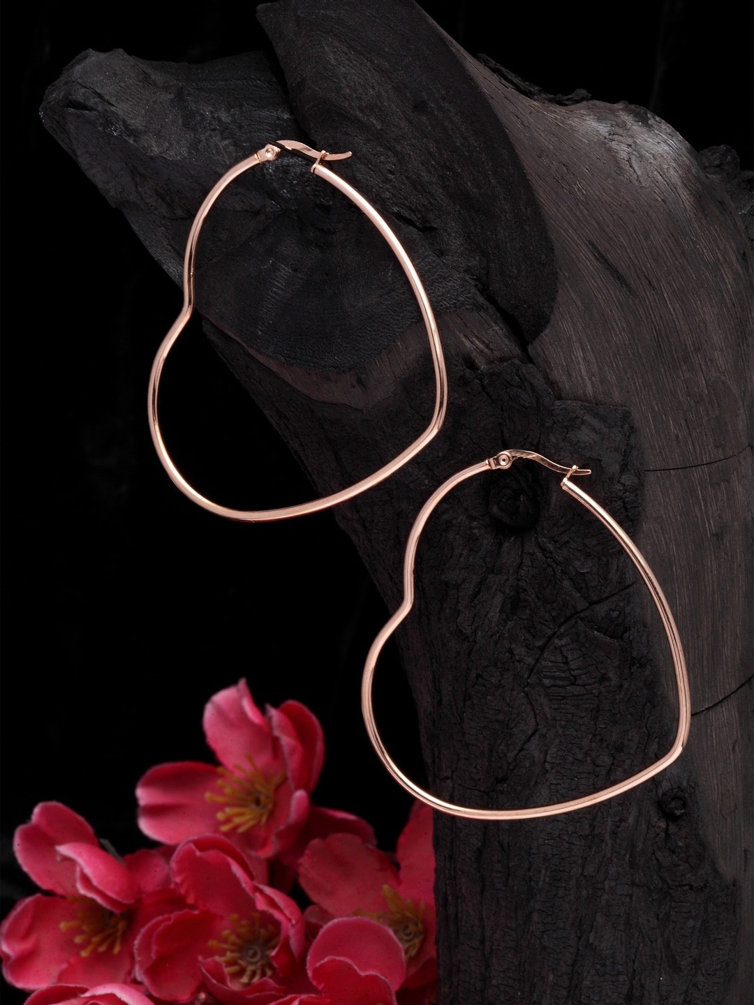 

Moedbuille Rose Gold Heart Shaped Hoop Earrings