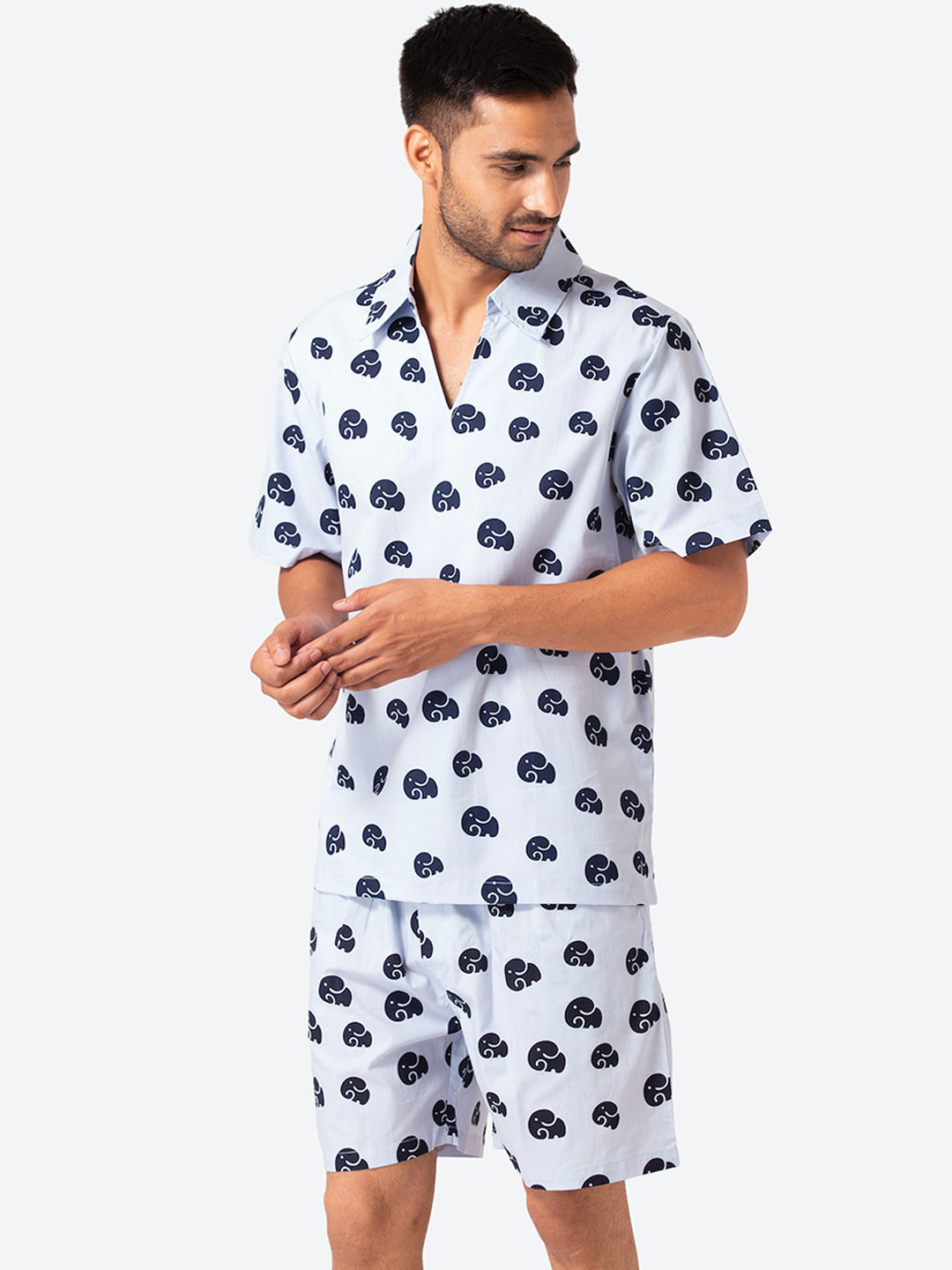 

Fluffalump Men White & Navy Blue Printed Night suit