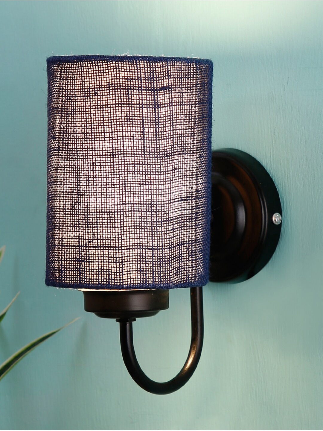 

Devansh Blue Traditional Wallchiere