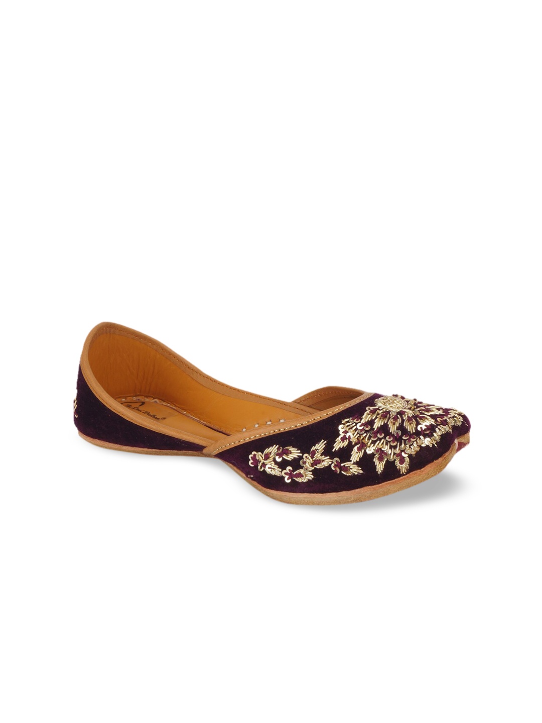 

The Desi Dulhan Women Burgundy Embellished Mojaris Flats