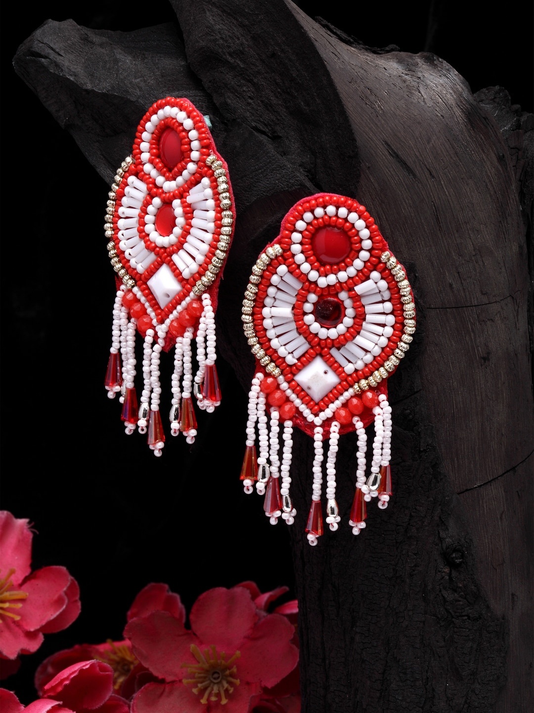

Moedbuille Silver-Plated Red & White Handcrafted Contemporary Studs Earrings