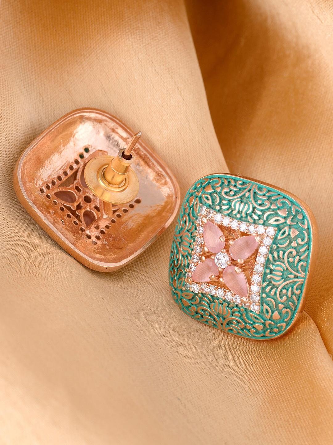 

Saraf RS Jewellery Rose Gold-Plated & Green Square Studs Earrings