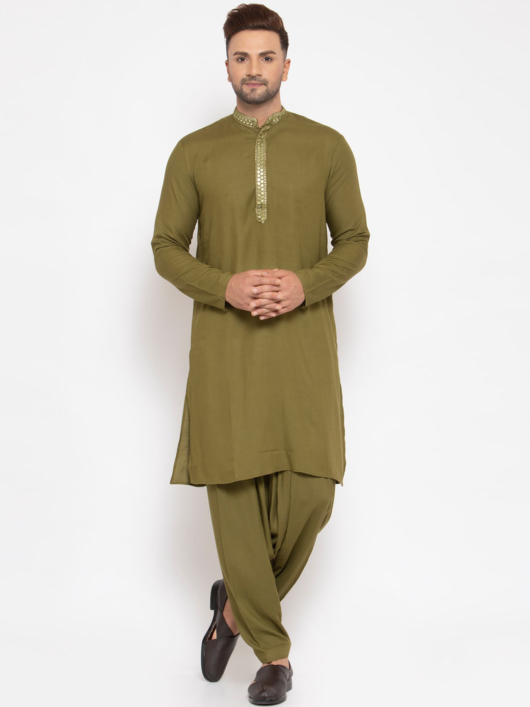 

MAXENCE Men Green Pleated Linen Kurta with Salwar