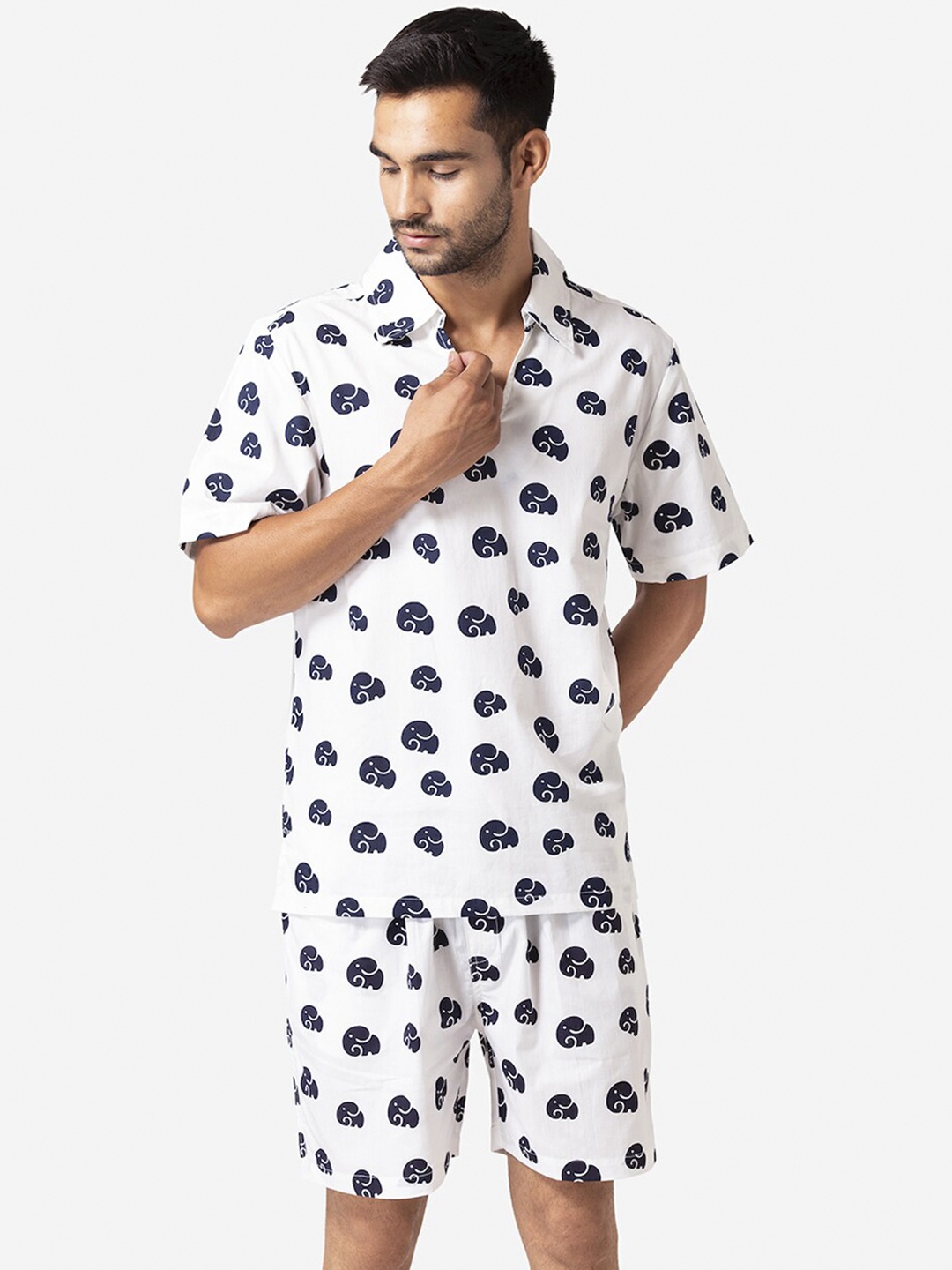 

Fluffalump Men White & Navy Blue Printed Pure Cotton Night suit