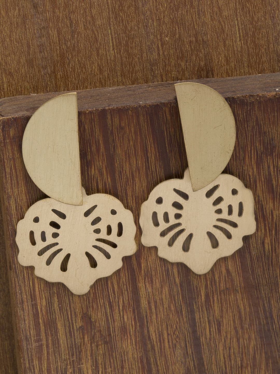 

VOGUE PANASH Gold-Toned Contemporary Hoop Earrings