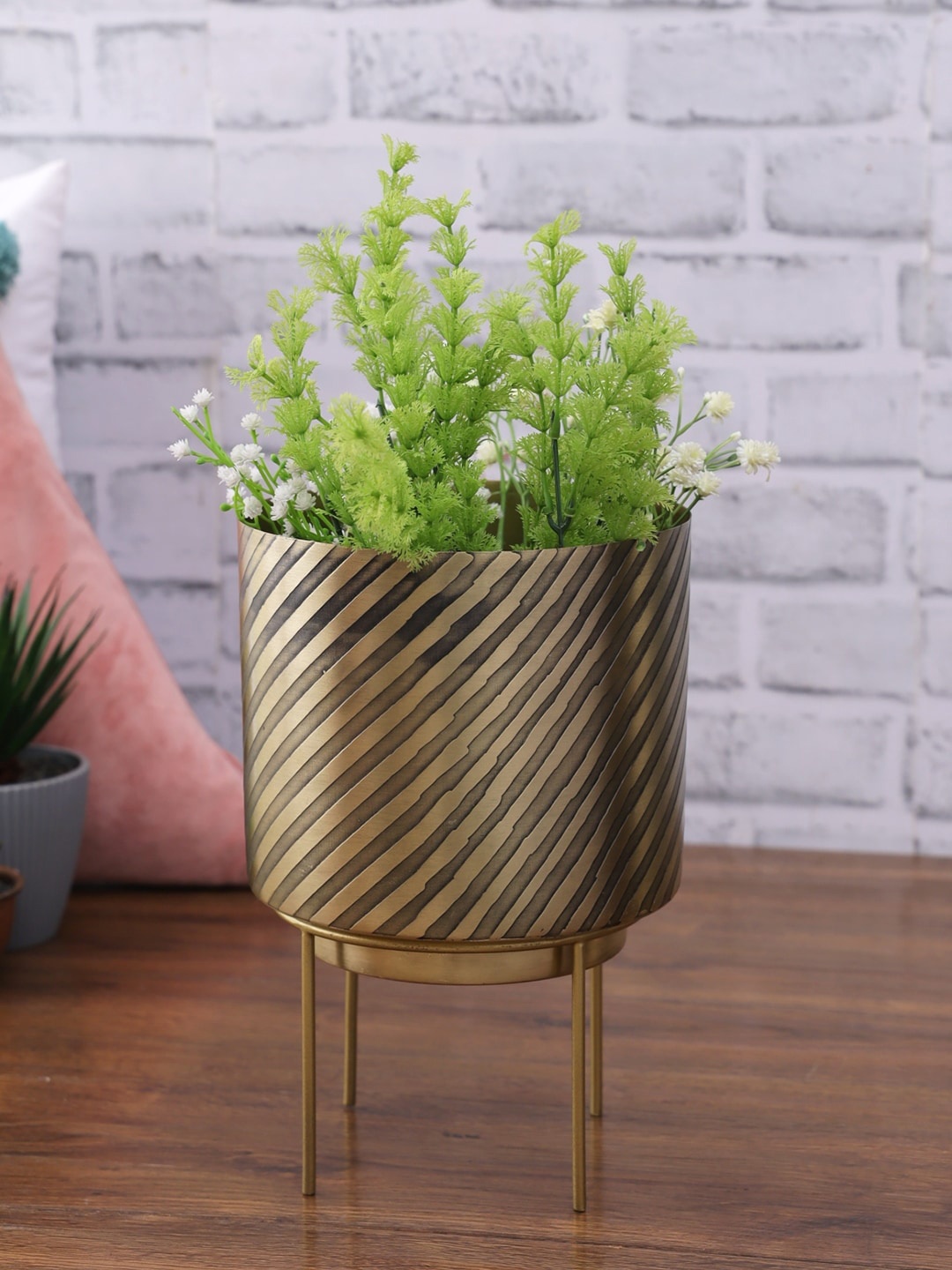 

HomeTown Black & Gold-Toned Textured Iron Planter
