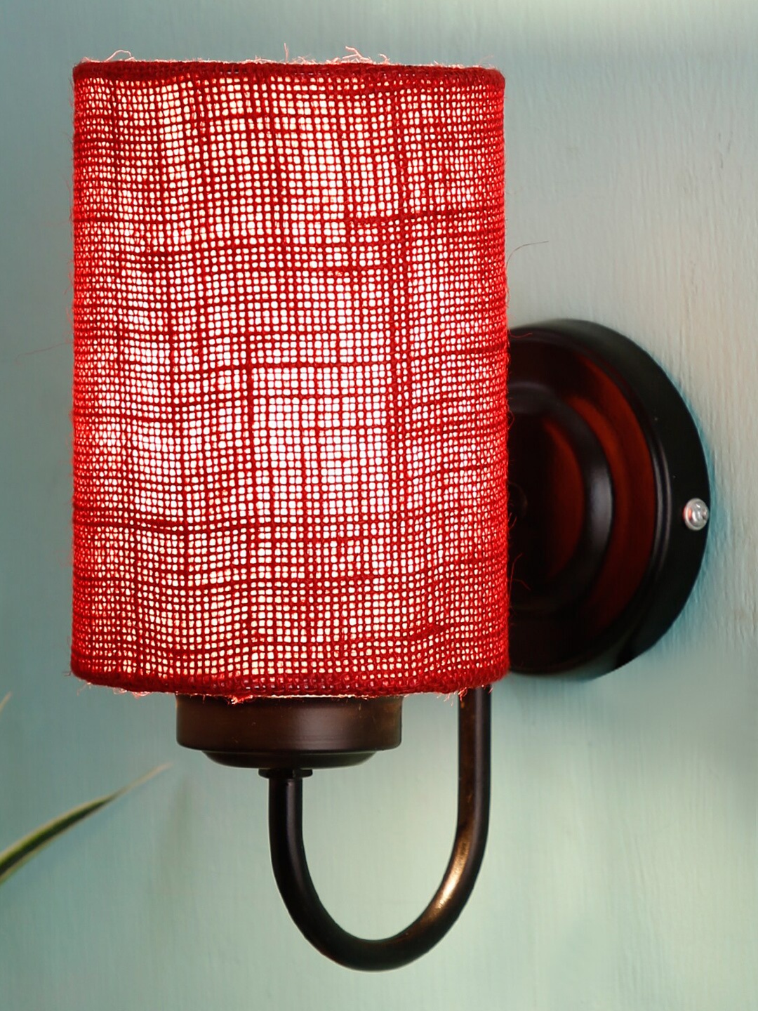 Devansh Maroon Traditional Wallchiere with Shade