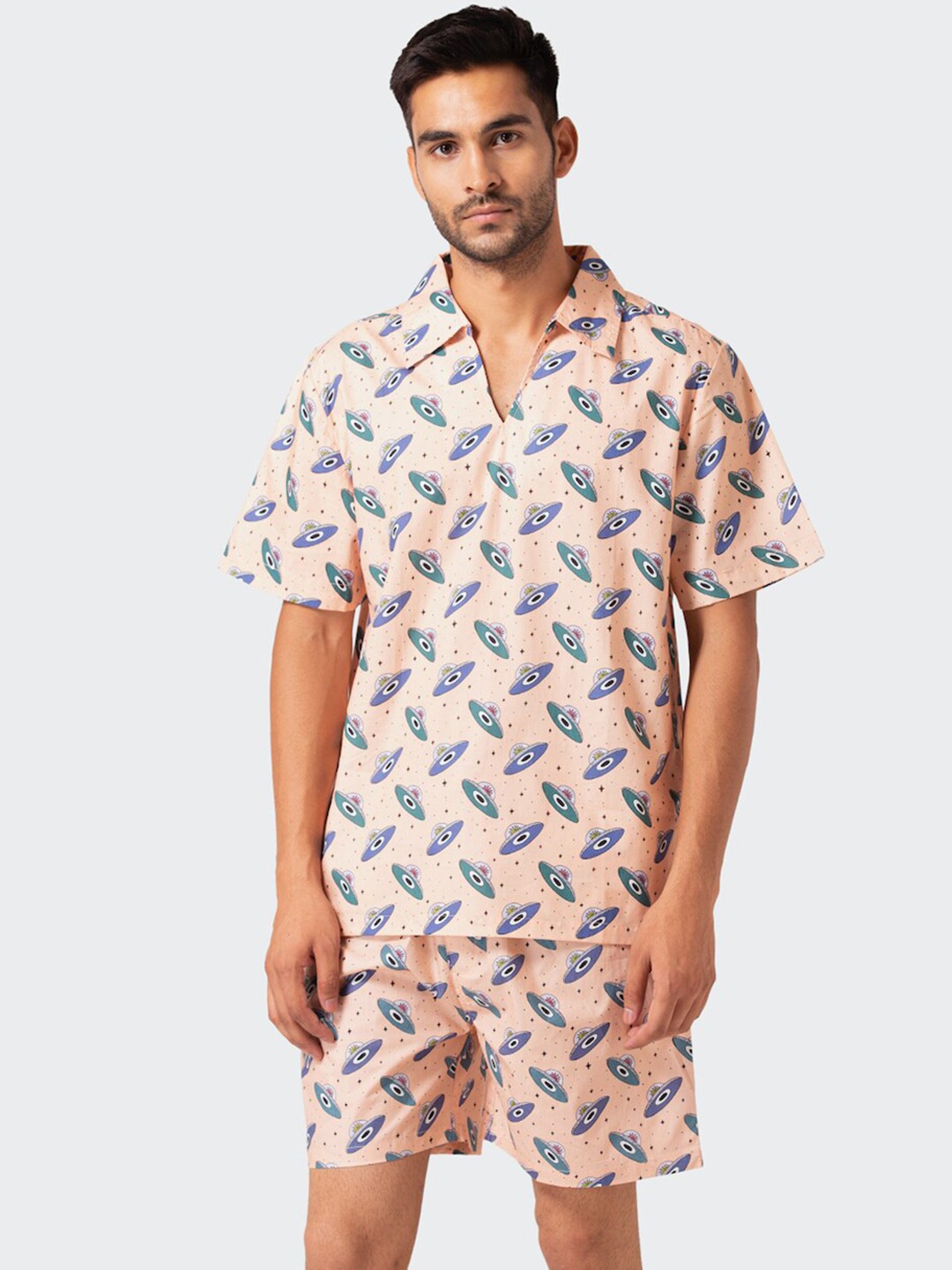 

Fluffalump Men Peach-Coloured & Blue Printed Night suit