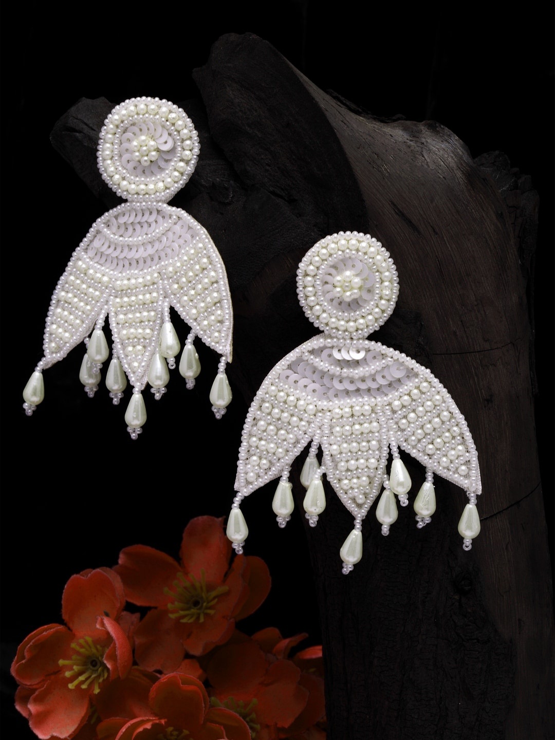 

Moedbuille Off White Contemporary Jhumkas Earrings