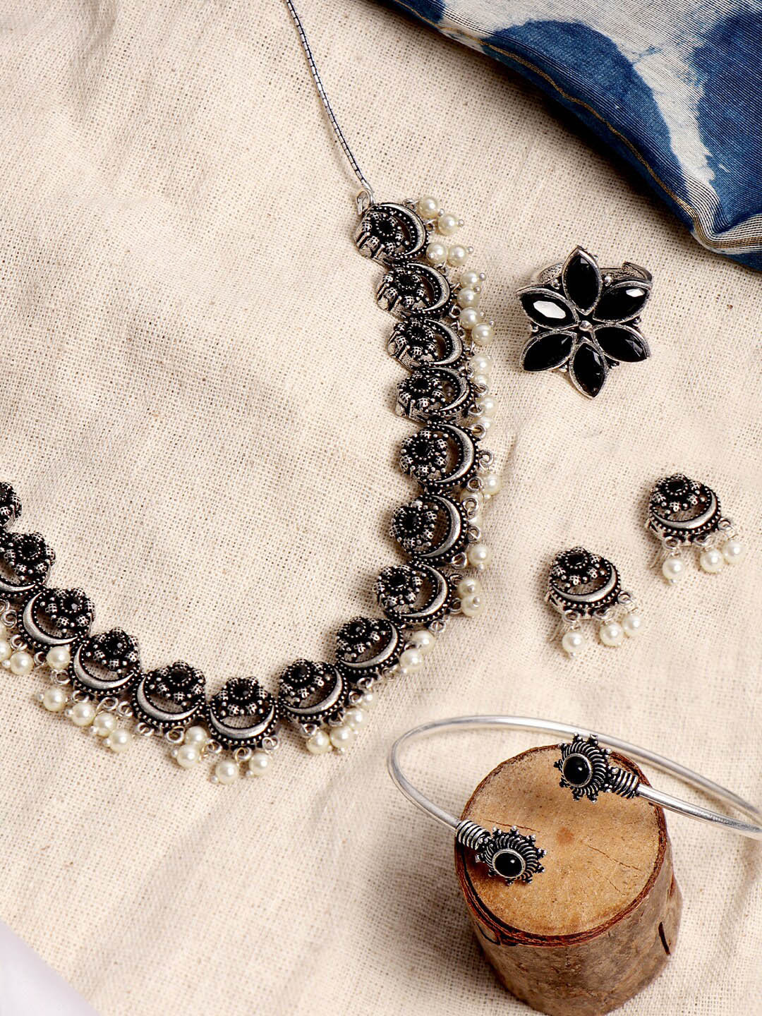 

TEEJH Oxidized Silver-Toned & Black Stone-Studded Beaded Jewellery Set