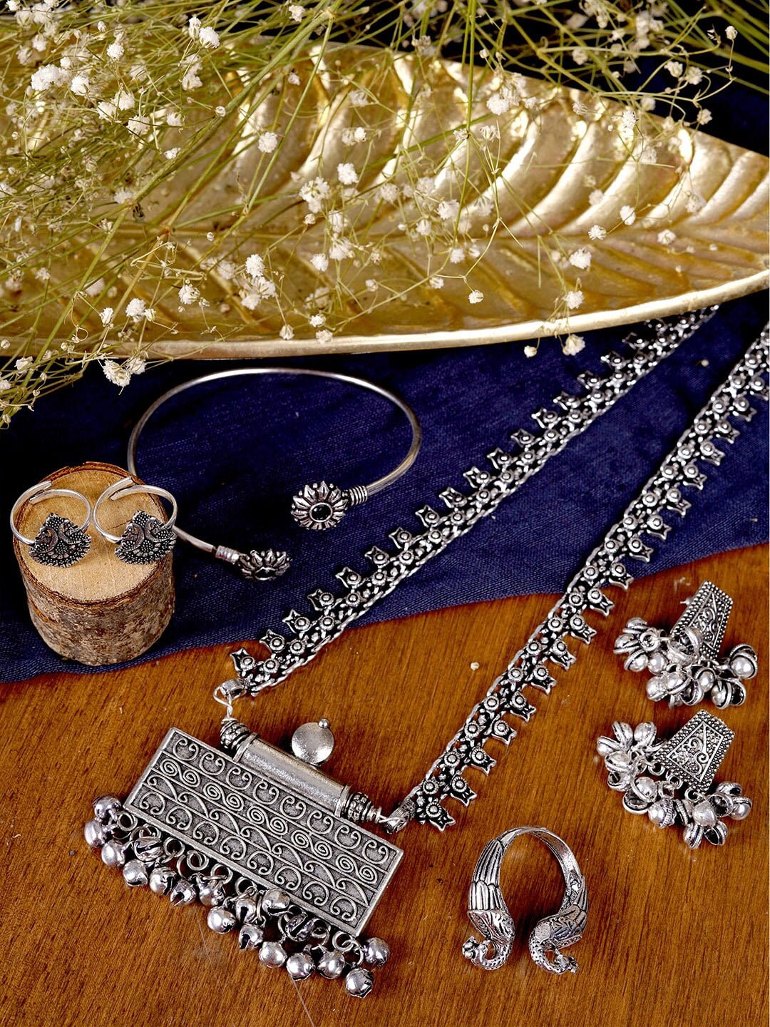

TEEJH Women Oxidised Silver-Toned Jewellery Set