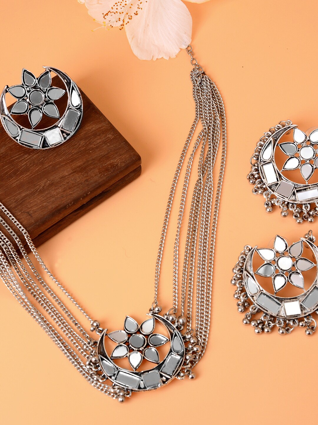 

TEEJH Women Oxidized Silver-Toned Artificial Beads & Stone-Studded Janvi Jewellery Set