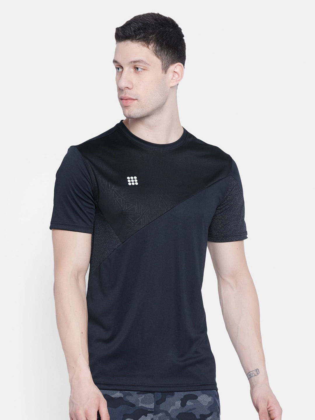 

rock it Men Black Smart Fit T-shirt