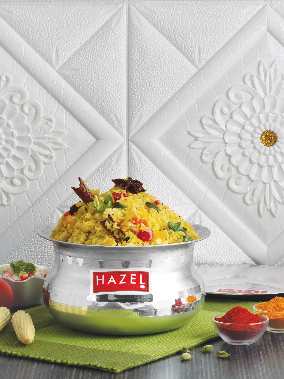 

HAZEL Silver-Toned Solid Aluminium Handi With Lid 2600 ML