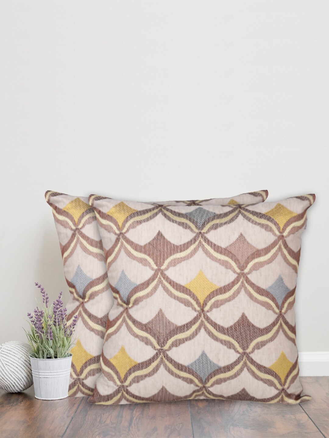 

Home Set Of 2 Brown & Beige Geometric Square Cushion Covers