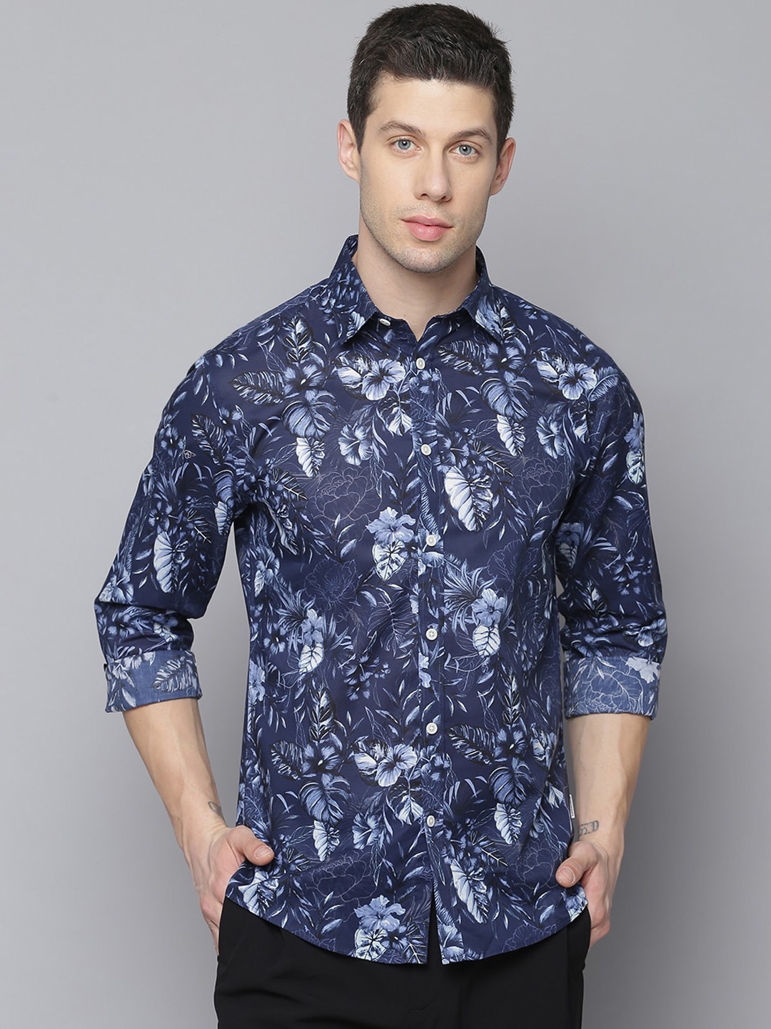 

LINDBERGH Men Blue Slim Fit Floral Printed Casual Shirt