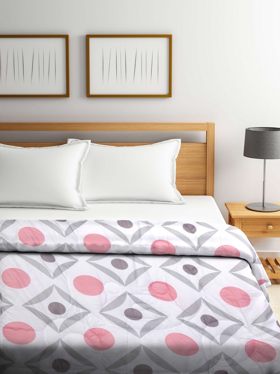

Raymond Home Kids Off White & Grey Geometric Microfiber Mild Winter Double Bed Quilt